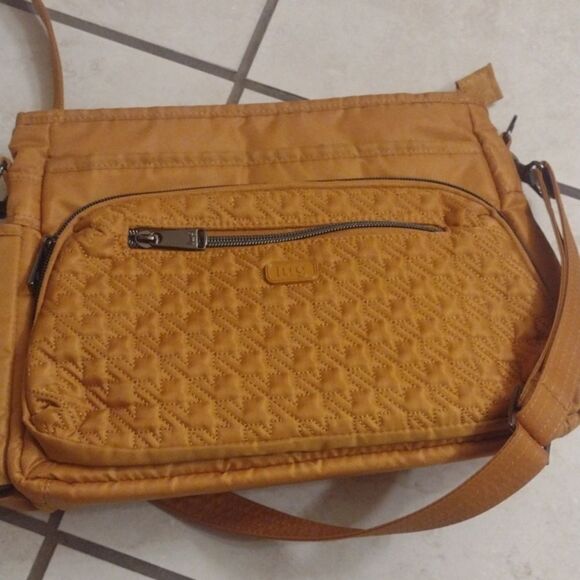 Lug Shimmy Quilted Crossbody Bag Amber Yellow Gold - Picture 7 of 13
